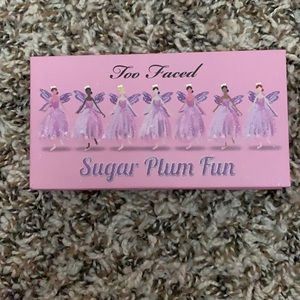 Too faced sugar plum fun eyeshadow palette